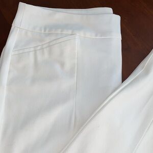 Chico’s So Slimming XL pants